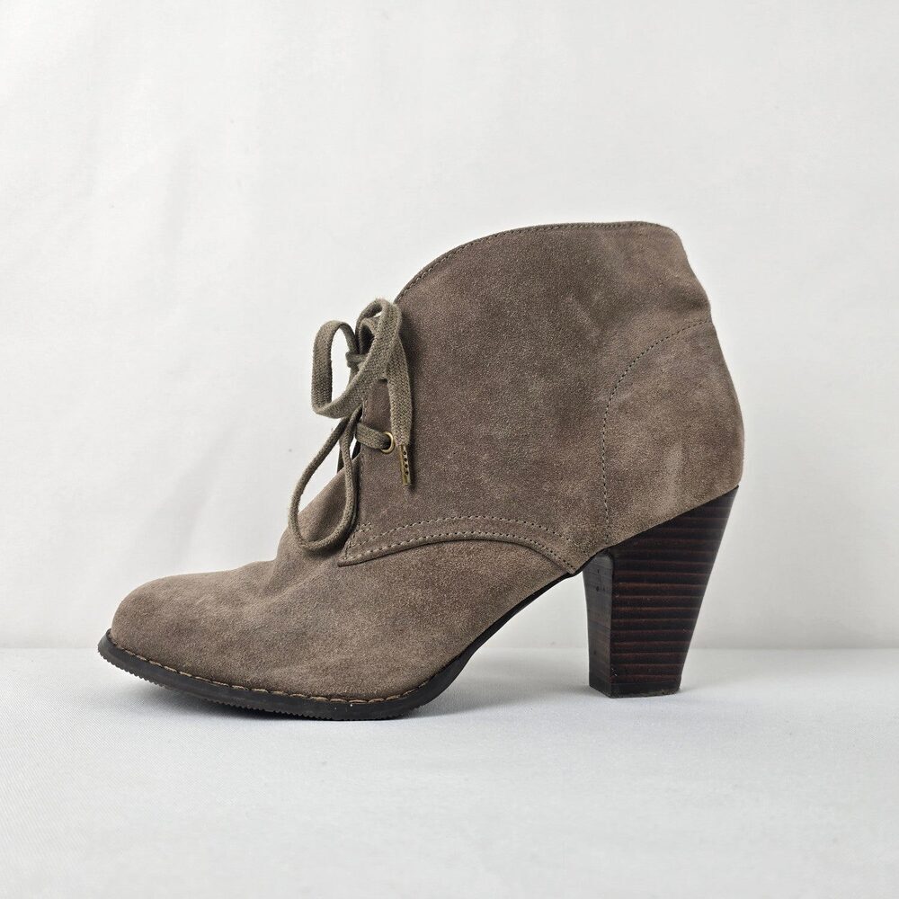Denver Hays Taupe Suede Lace Up Heeled Boots Size 10